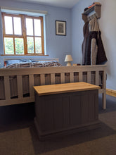 Load image into Gallery viewer, Small blanket box - FurniturefromtheOaks